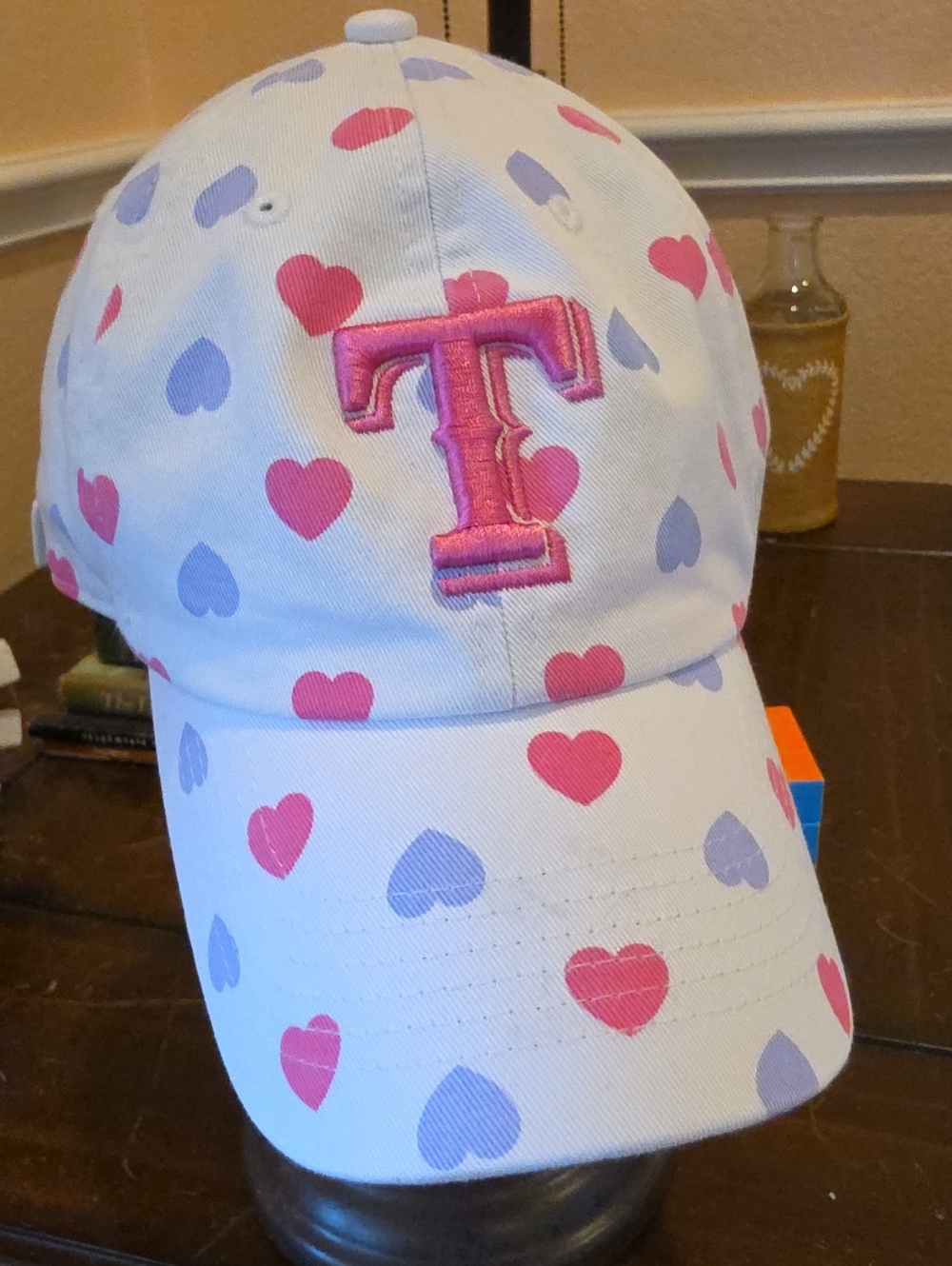 '47 Brand, Texas Rangers White Cap with Pink And Lilac Heart Accents, Adjustable